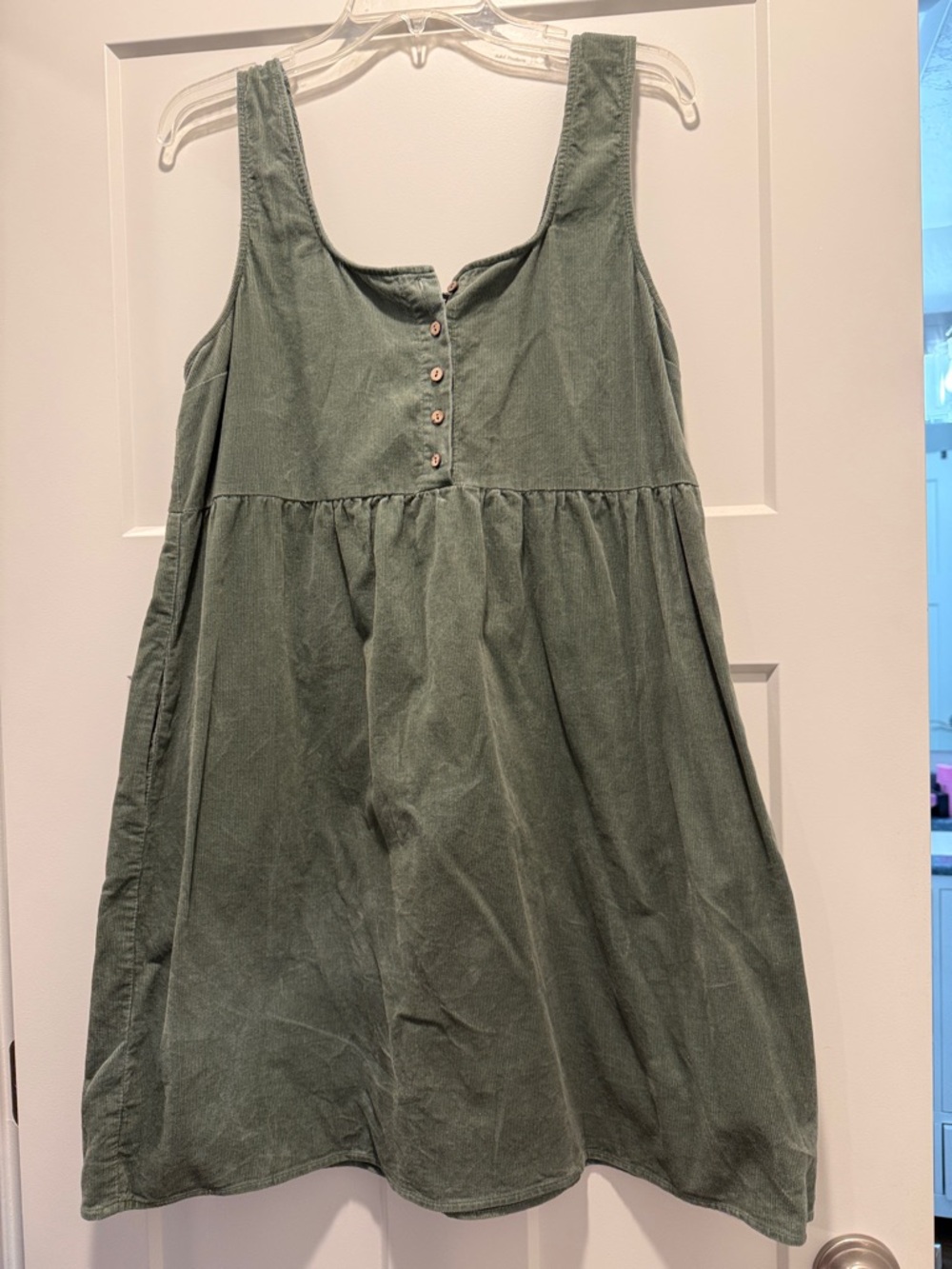 Sleeveless Scoop Neck Olive Green Button-Front Sundress